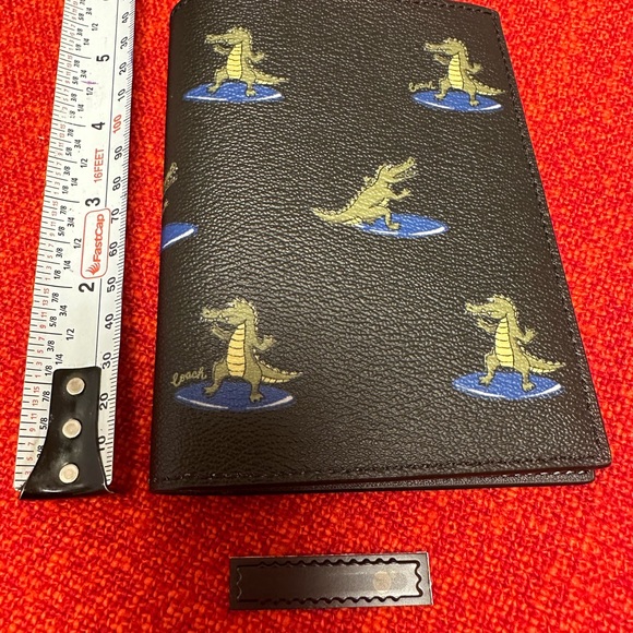 ❤️❤️❤️NEW coach passport bag/passport case holder with surfing crocodile… - Picture 13 of 13